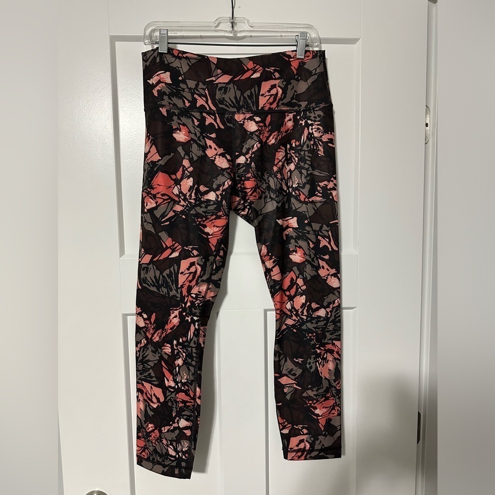 Lululemon 25” luxtreme leggings “Paint Storm” size 12
